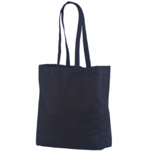 Musta värvi küljevoldiga riidest kott. Mõõdud: 38x10x42 cm